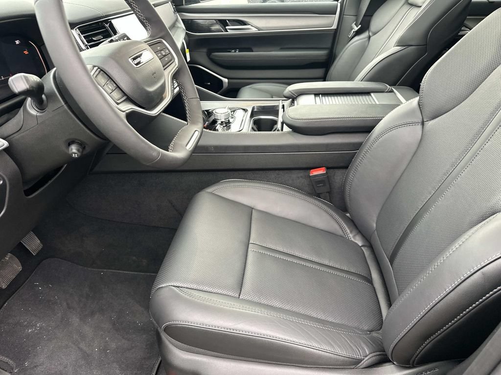 New 2026 Jeep Grand Wagoneer Limited AWD/4WD image 15