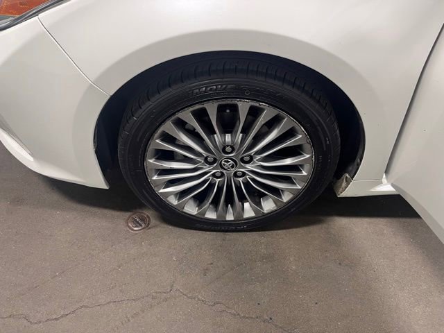 Used 2016 Toyota Avalon Limited w/ Toyota Safety Sense Package image 29