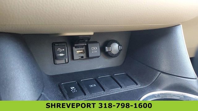 Used 2019 Toyota Highlander XLE FWD image 30