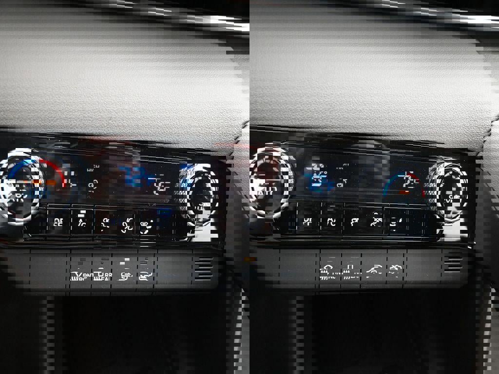 New 2025 Hyundai Elantra Sport image 16