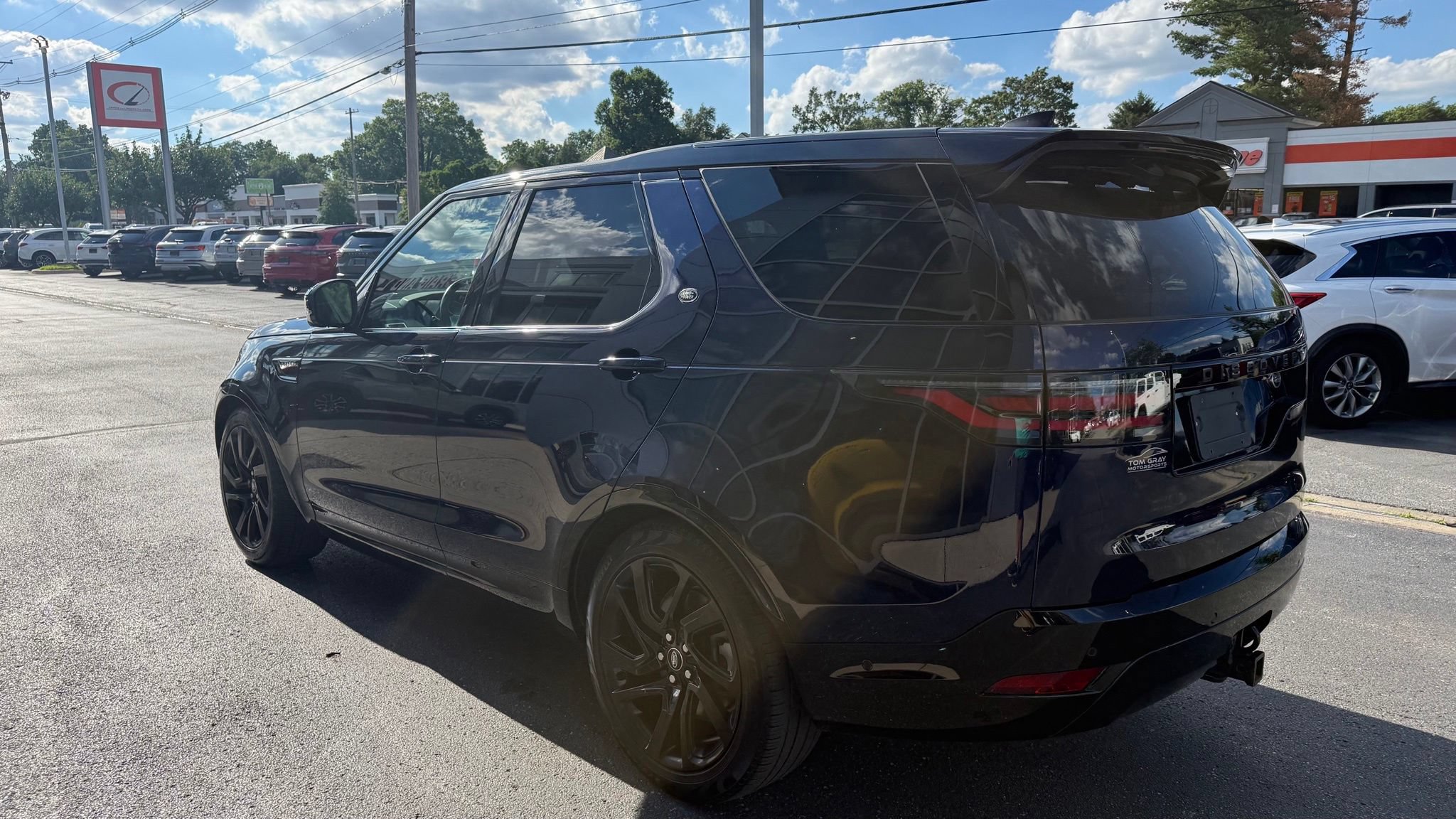 Used 2021 Land Rover Discovery S R-Dynamic AWD/4WD image 6