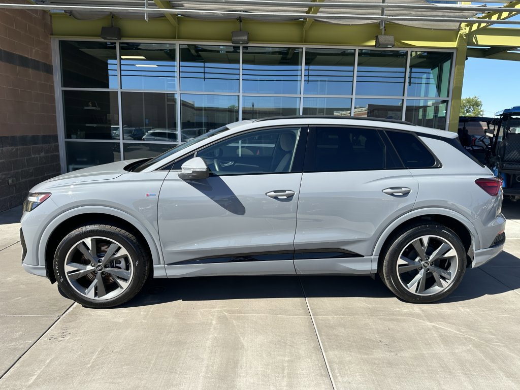 Used 2024 Audi Q4 e-tron Premium w/ Convenience Package image 6