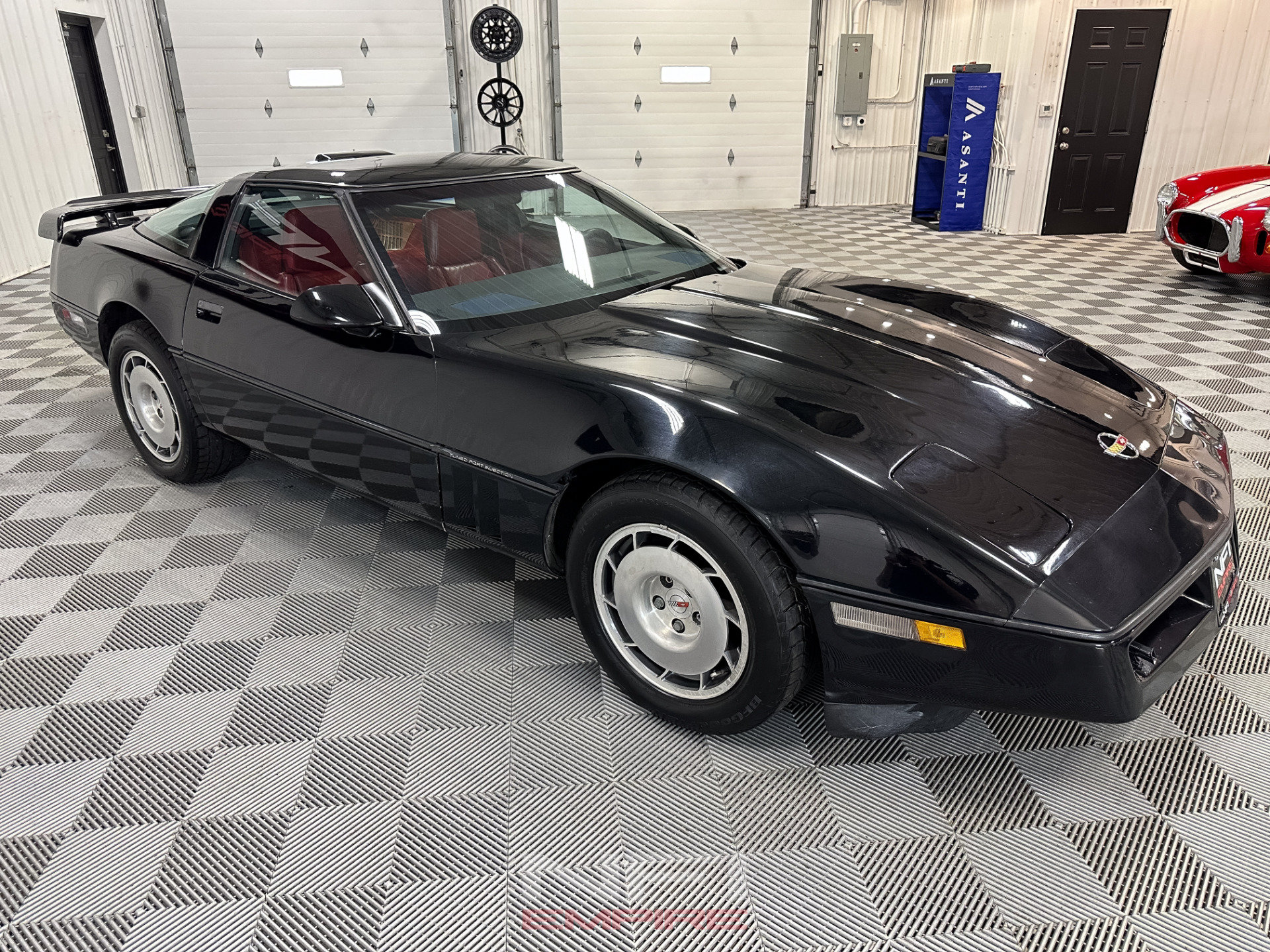 Used 1987 Chevrolet Corvette Coupe RWD image 5