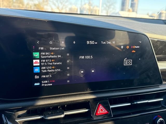 Used 2023 Kia Niro EX Touring image 20