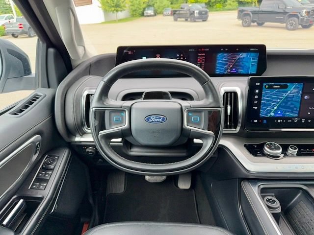 Used 2025 Ford Expedition Max Platinum AWD/4WD image 16