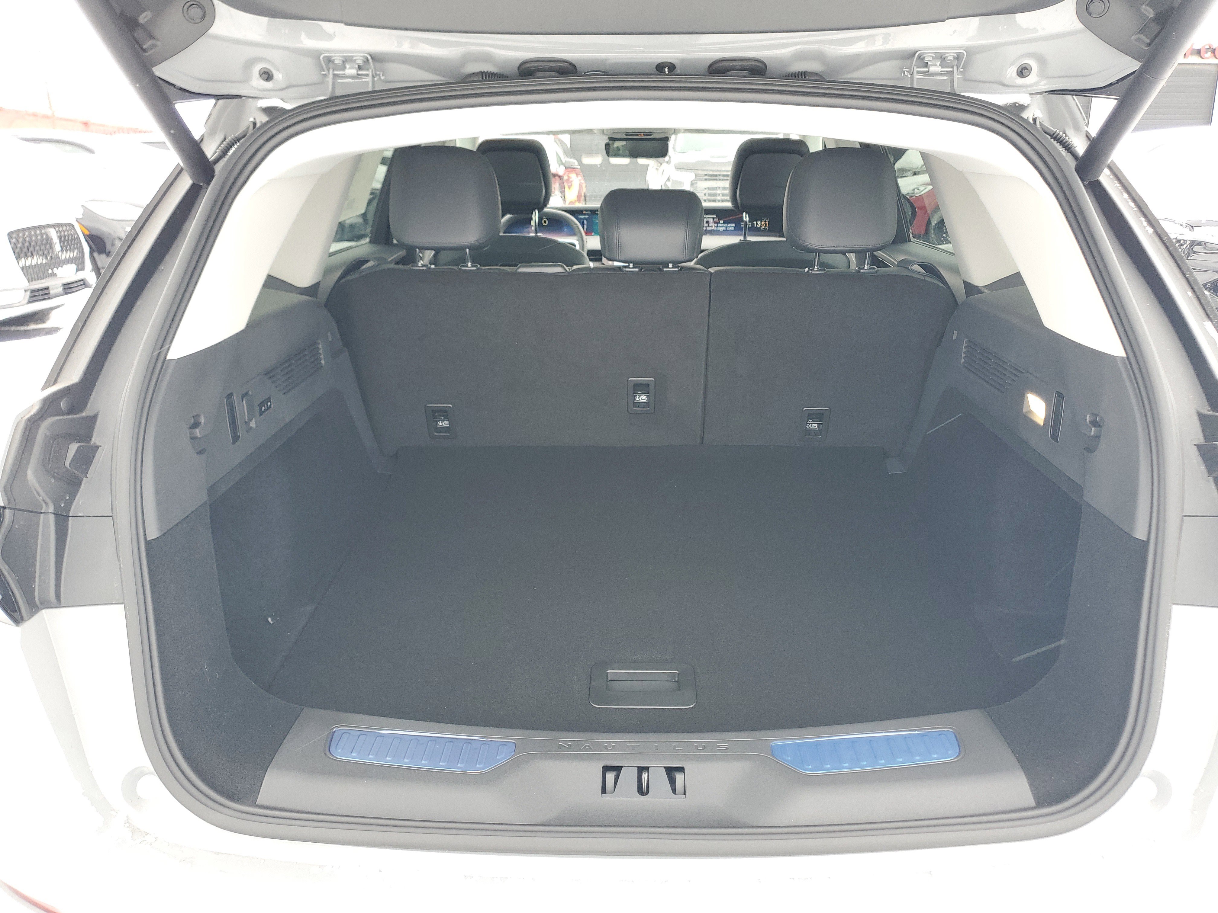 New 2026 Lincoln Nautilus Reserve w/ Jet Appearance Package image 32