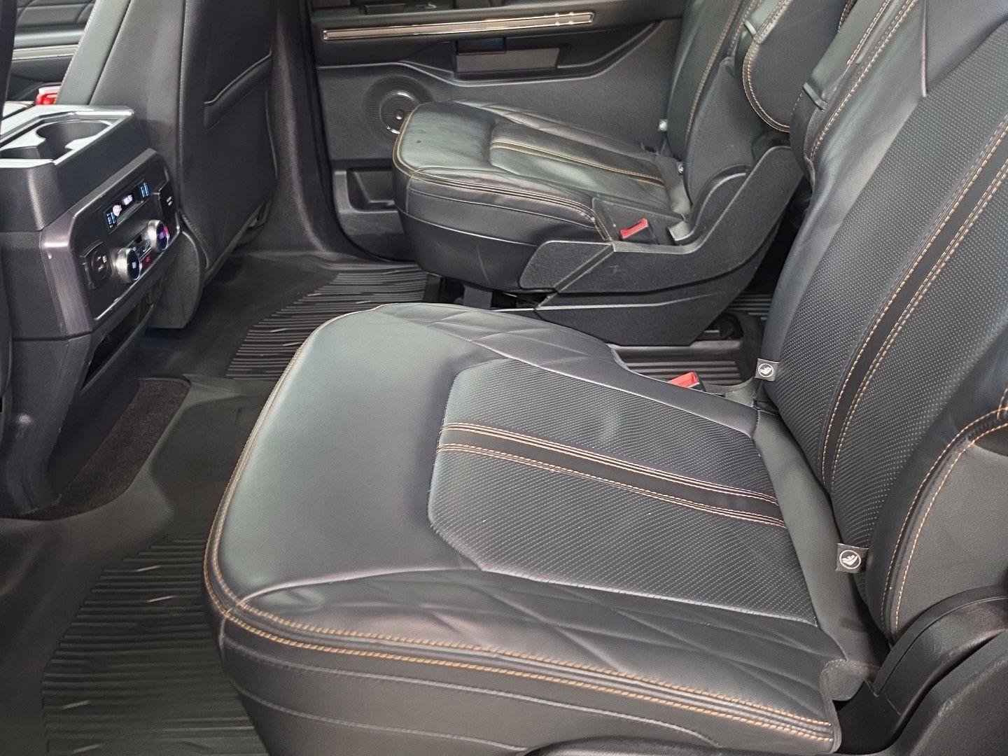 Used 2022 Ford Expedition Max Platinum AWD/4WD image 6