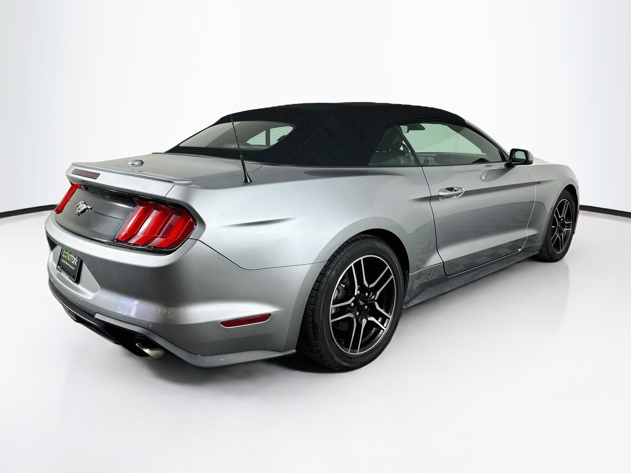 Used 2022 Ford Mustang Premium RWD image 9