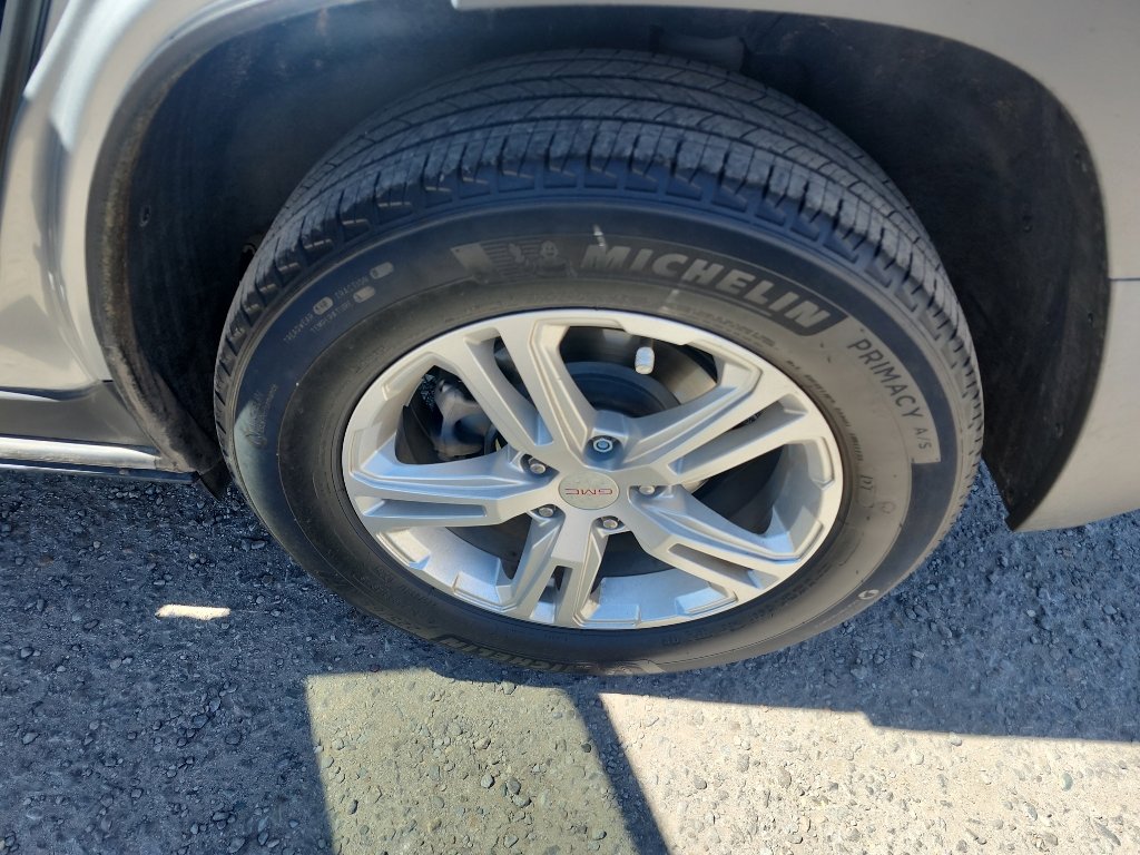 Used 2020 GMC Terrain SLE w/ Driver Convenience Package FWD image 11