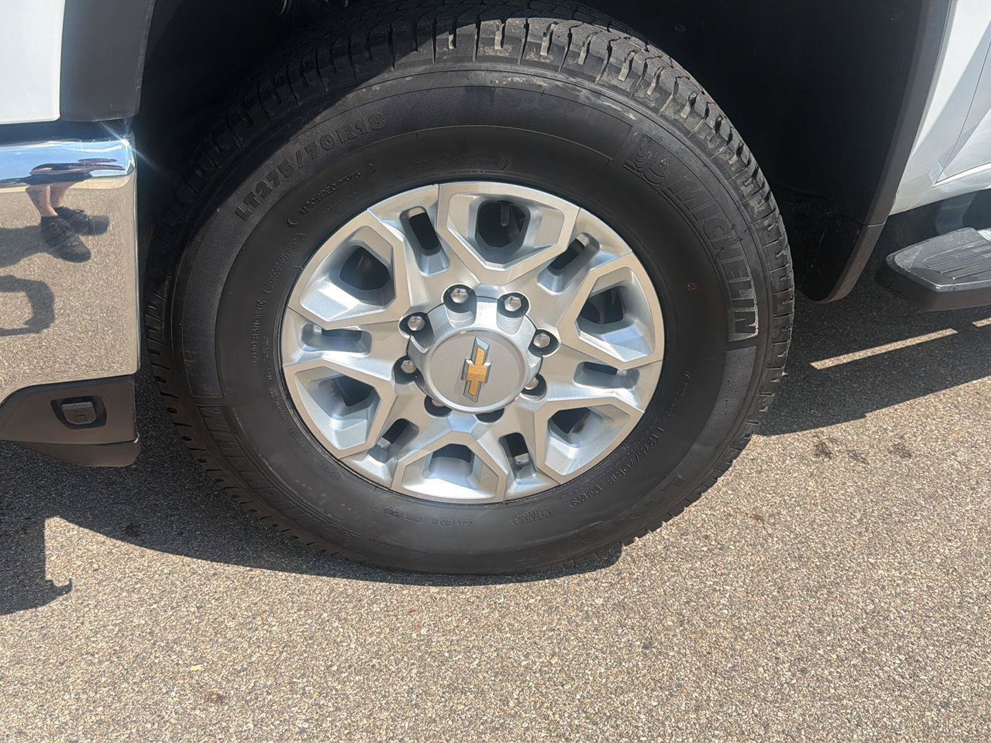Used 2024 Chevrolet Silverado 2500 LT AWD/4WD image 9