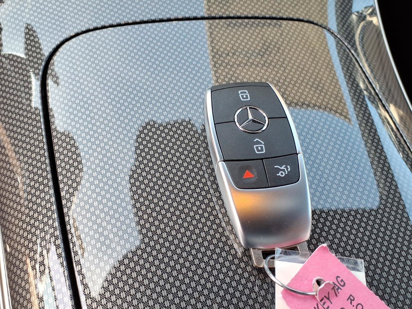New 2026 Mercedes-Benz GLC 300 image 30