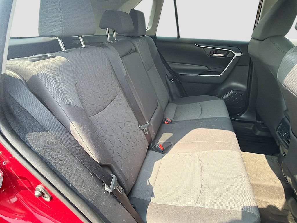 Used 2021 Toyota RAV4 XLE w/ XLE Grade Weather Package AWD/4WD image 29