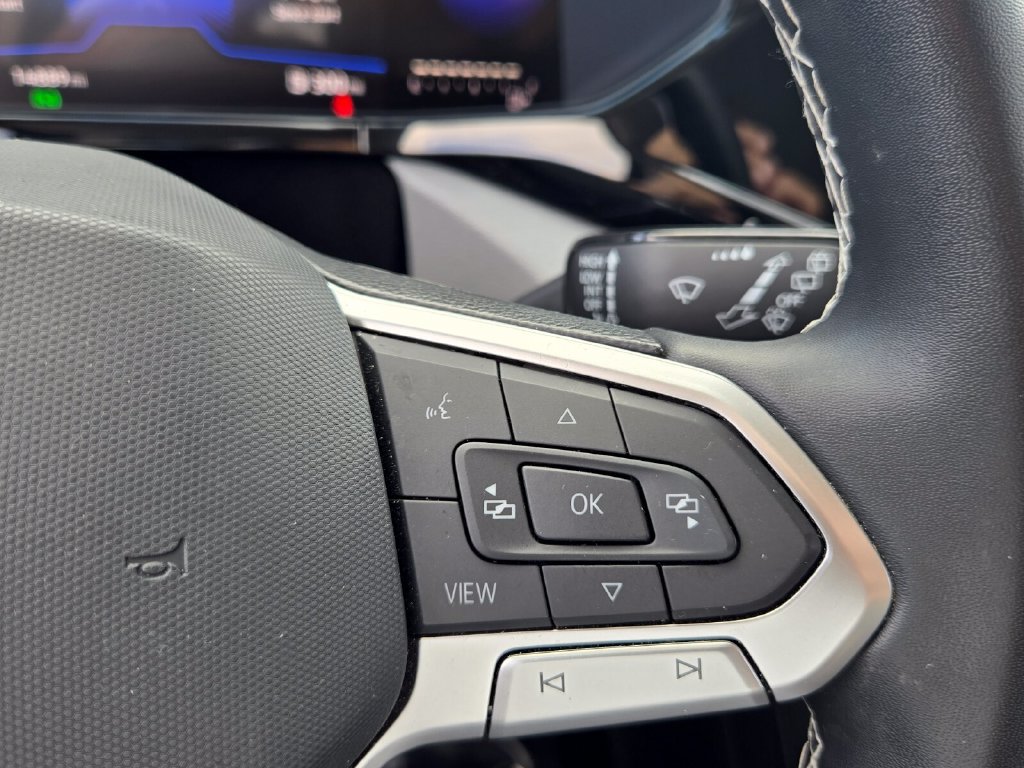 Certified 2023 Volkswagen Taos S FWD image 24