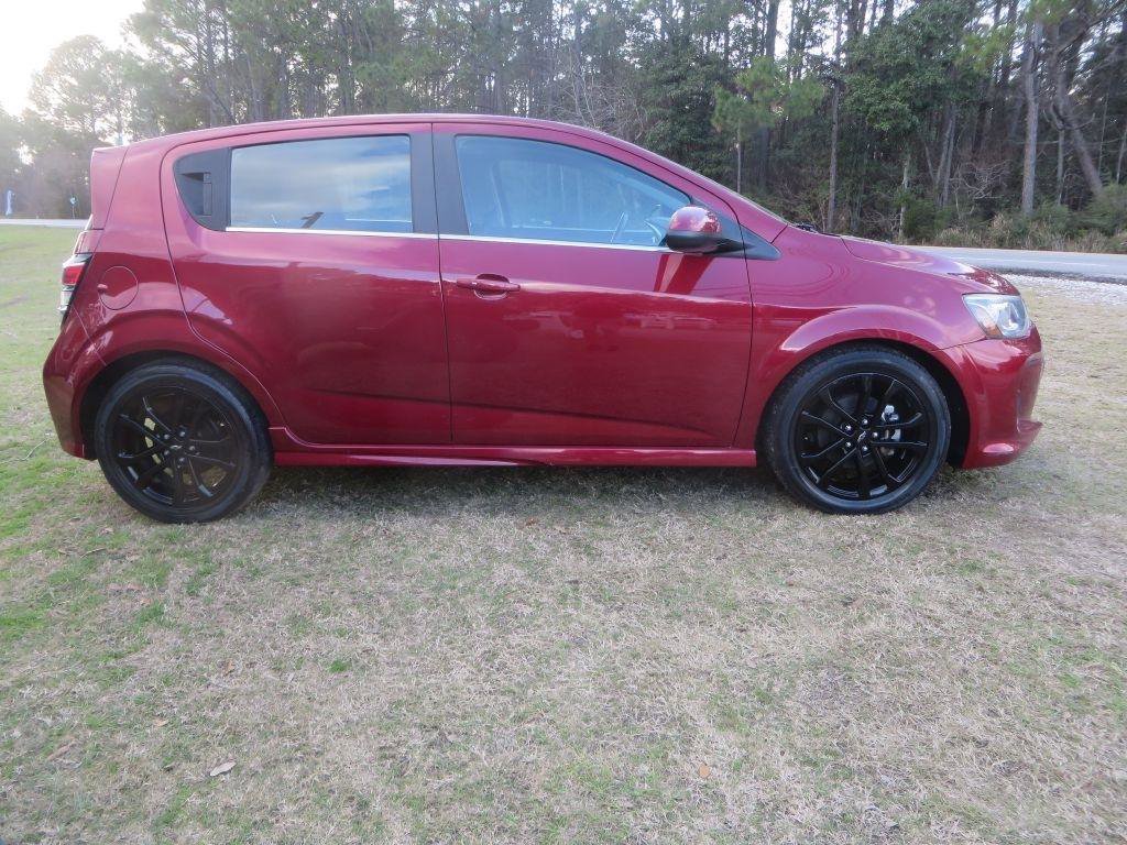 Used 2018 Chevrolet Sonic LT w/ Fun and Sun Package image 5