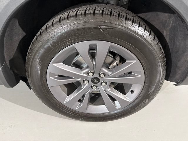 Used 2022 Ford Explorer XLT w/ Equipment Group 202A AWD/4WD image 7