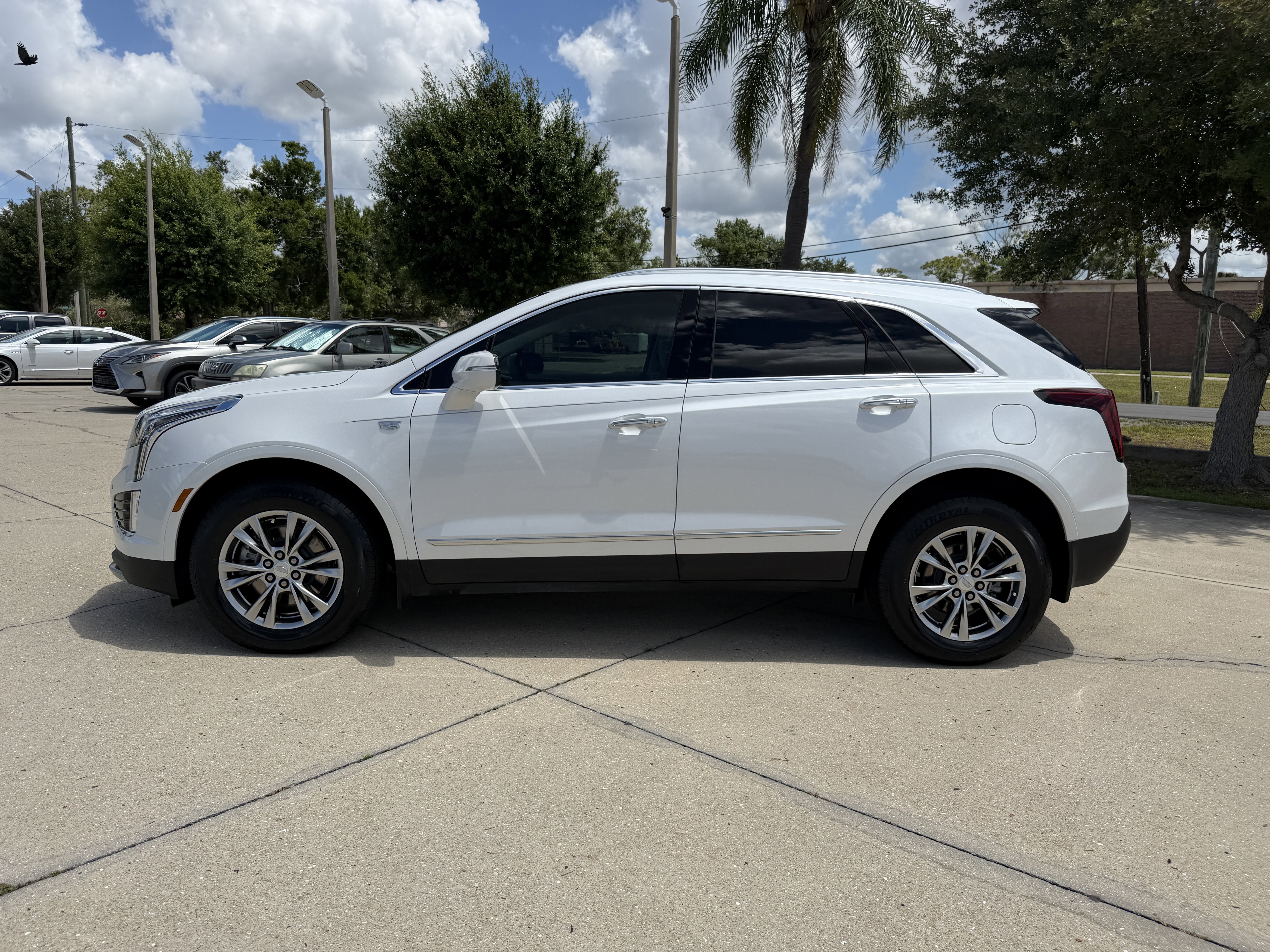 Certified 2023 Cadillac XT5 Premium Luxury FWD image 6