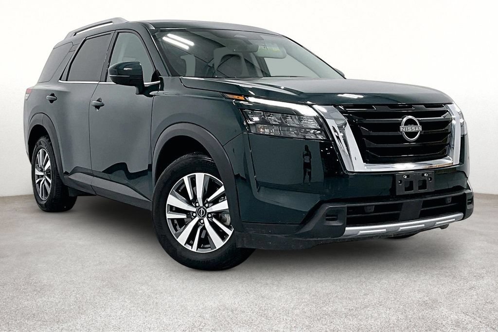 Used 2025 Nissan Pathfinder SL