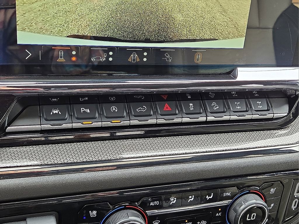 Used 2024 Chevrolet Silverado 1500 ZR2 w/ Technology Package image 29