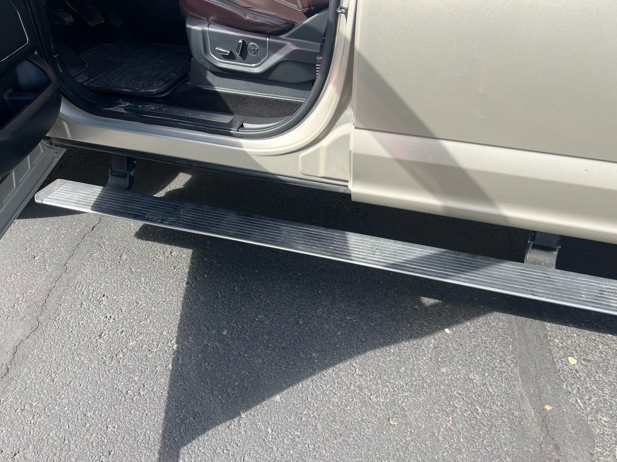 Used 2017 Ford F150 Platinum w/ Equipment Group 701A Luxury image 18