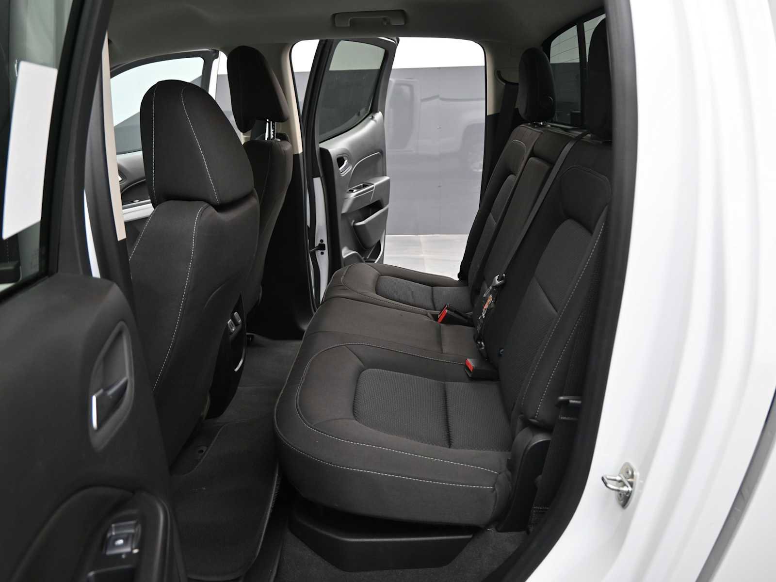 Used 2022 Chevrolet Colorado LT w/ LT Convenience Package image 14