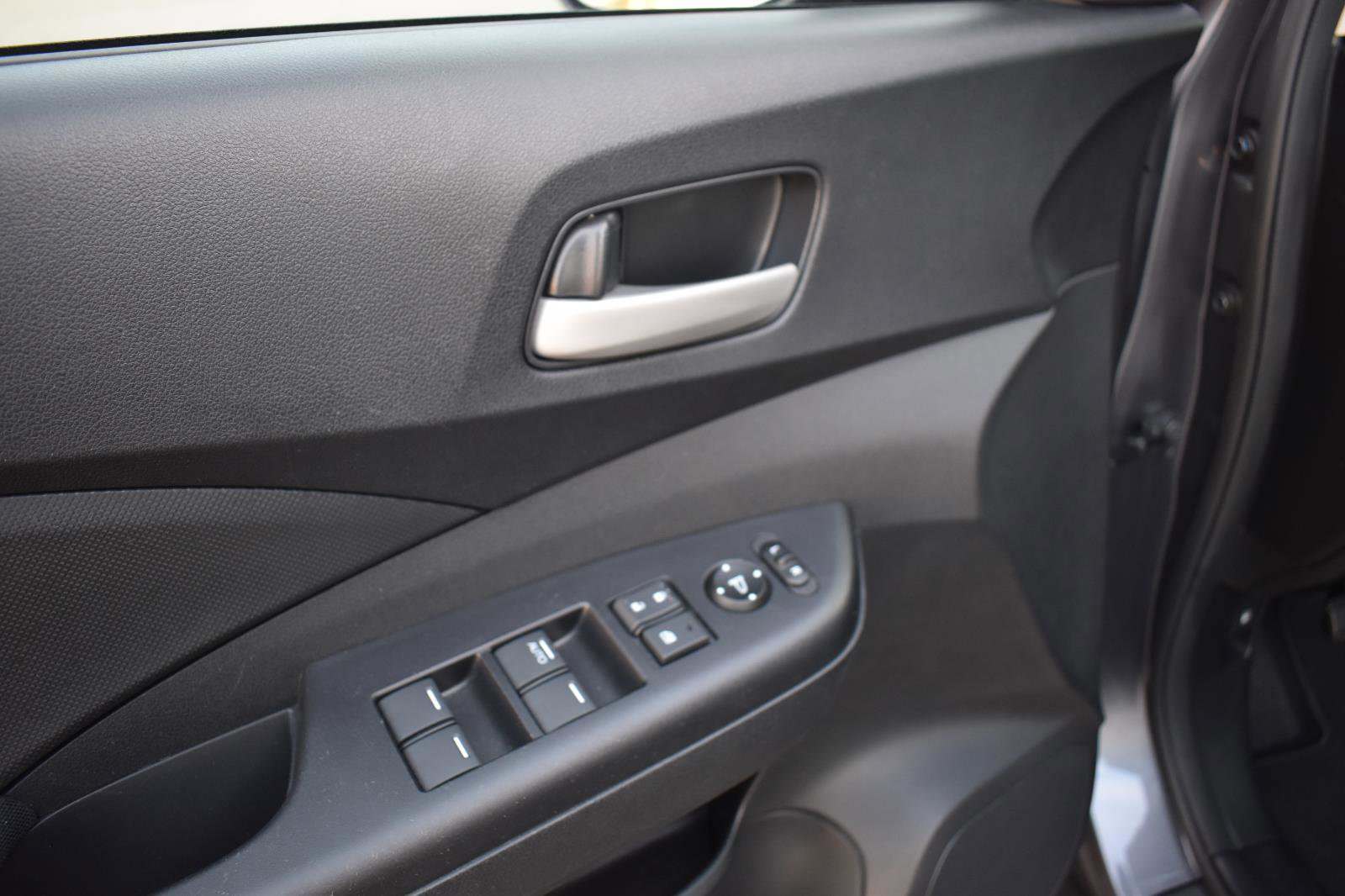 Used 2016 Honda CR-V LX image 12