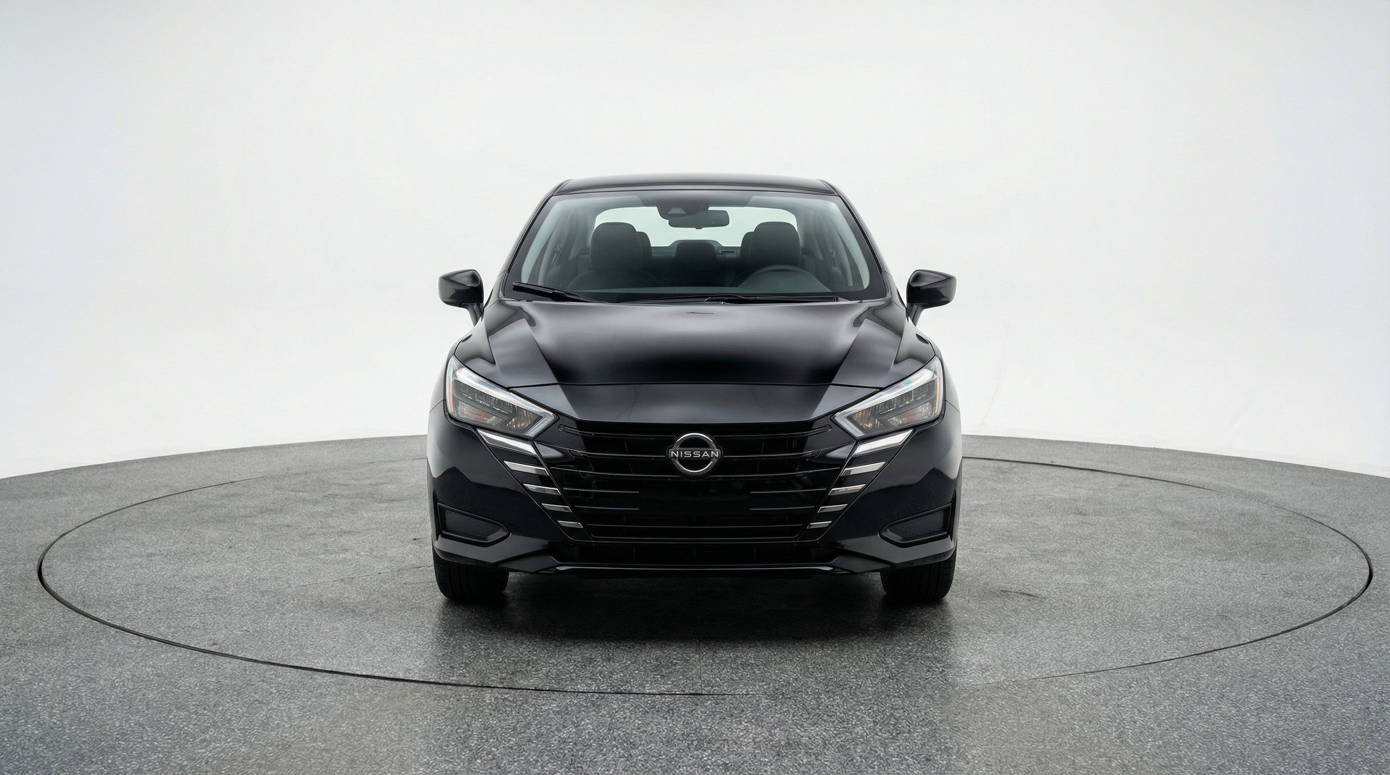 Used 2025 Nissan Versa SV image 2