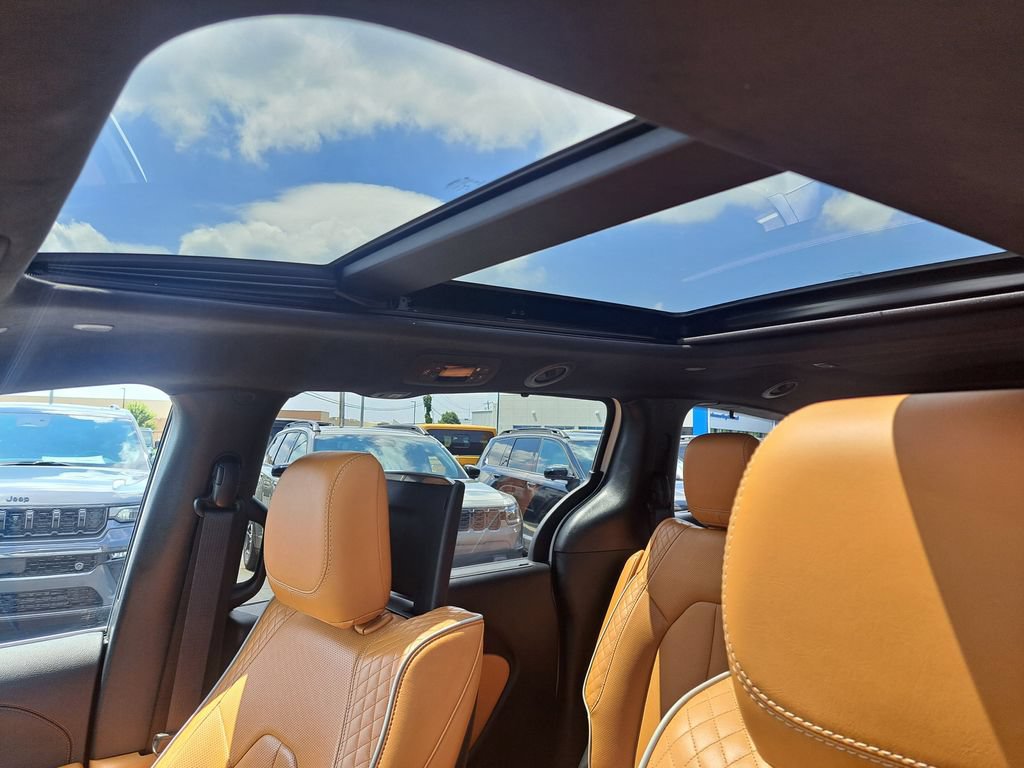 Certified 2022 Chrysler Pacifica Pinnacle FWD image 15