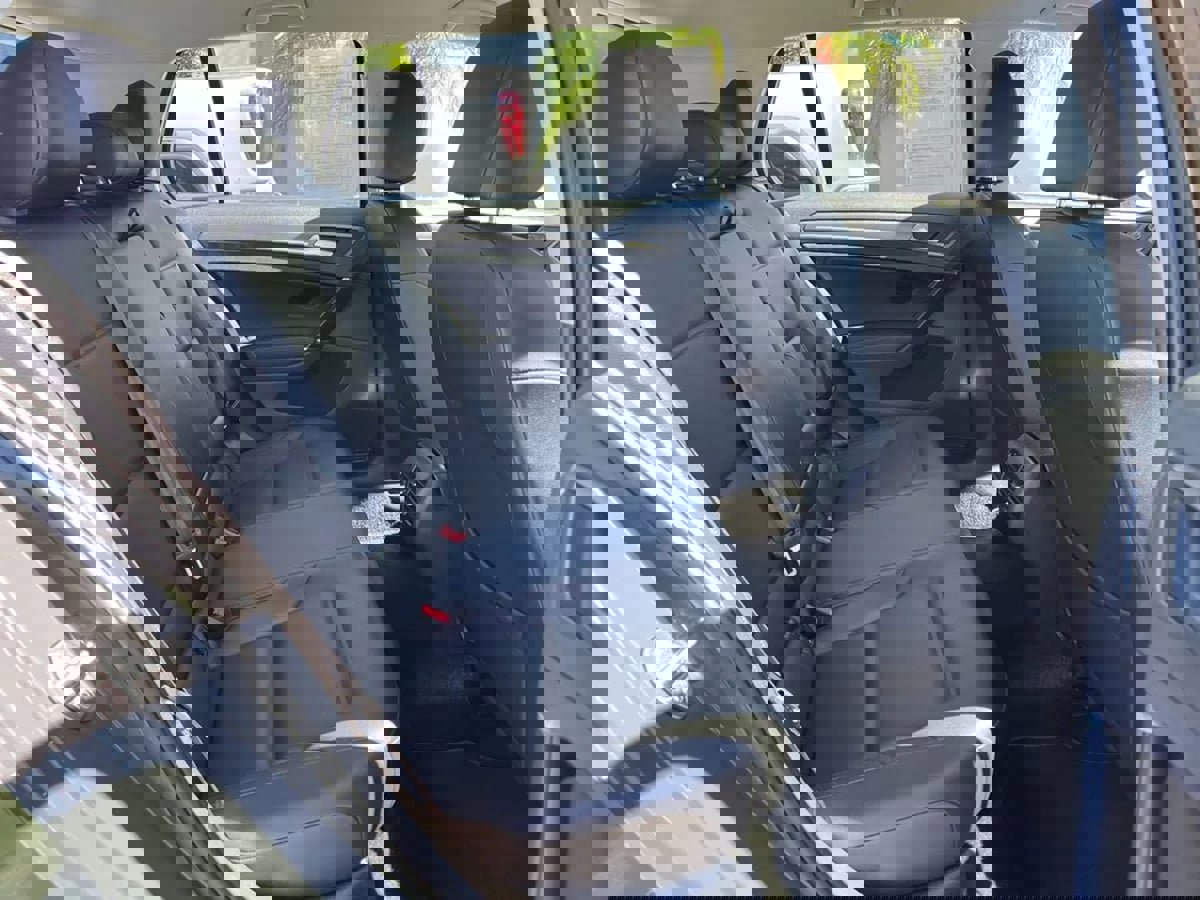 Used 2019 Volkswagen e-Golf SEL Premium image 26