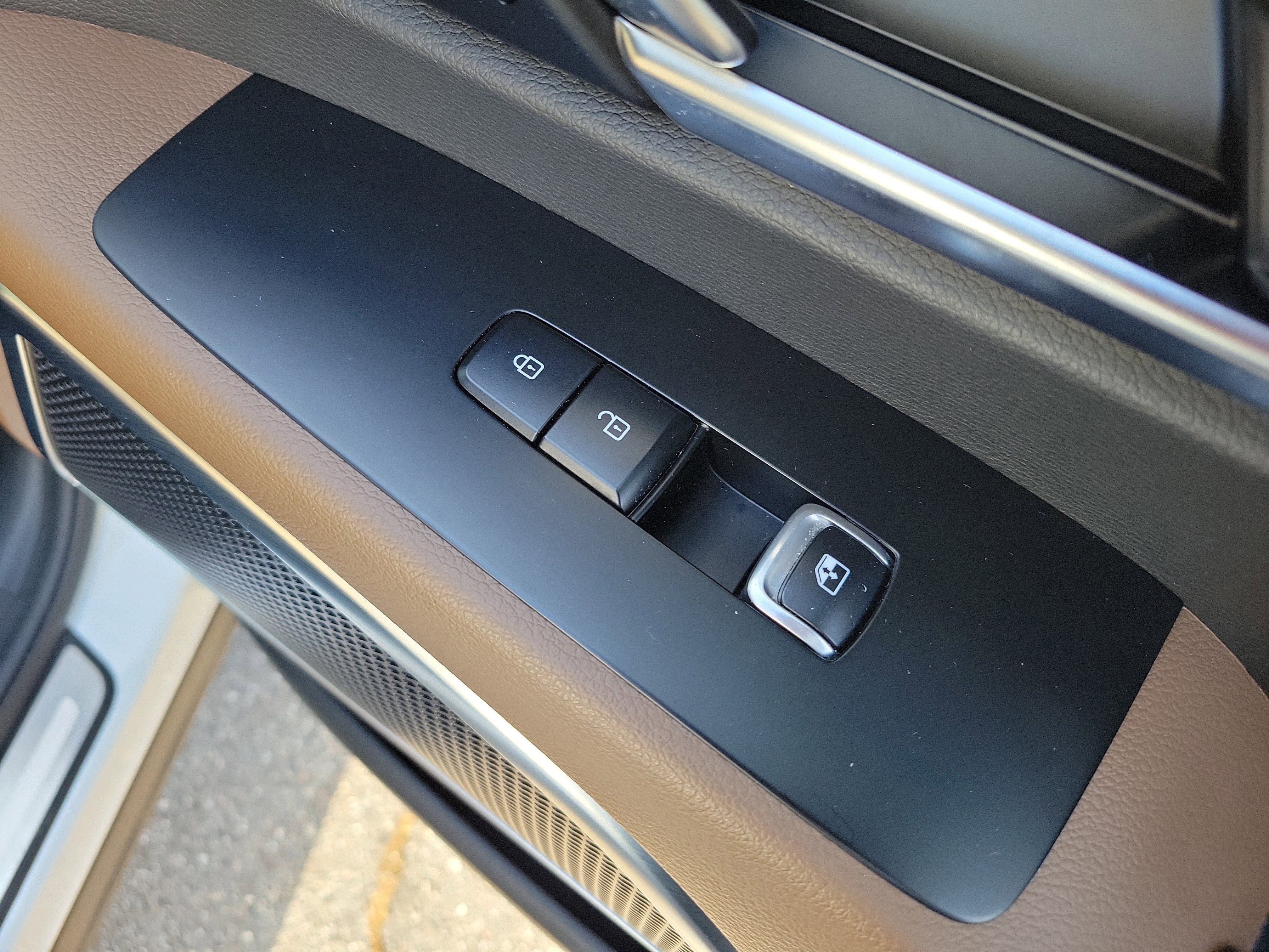 Used 2021 Kia Telluride SX w/ SX Prestige Package image 11