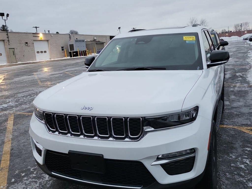 Used 2024 Jeep Grand Cherokee Limited 4xe image 6