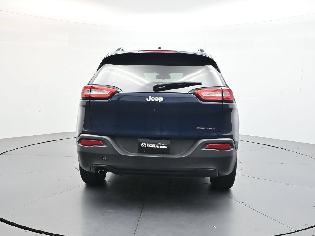 Used 2016 Jeep Cherokee Sport FWD image 6