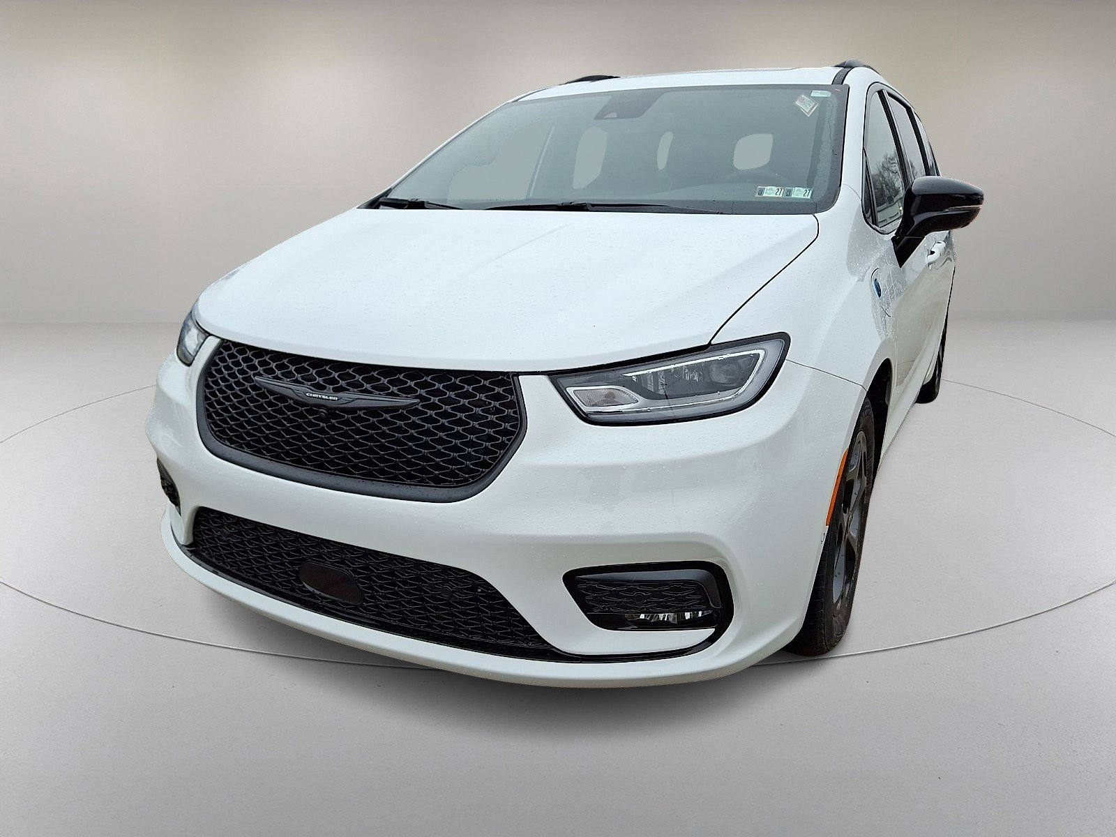 Used 2025 Chrysler Pacifica Premium image 4