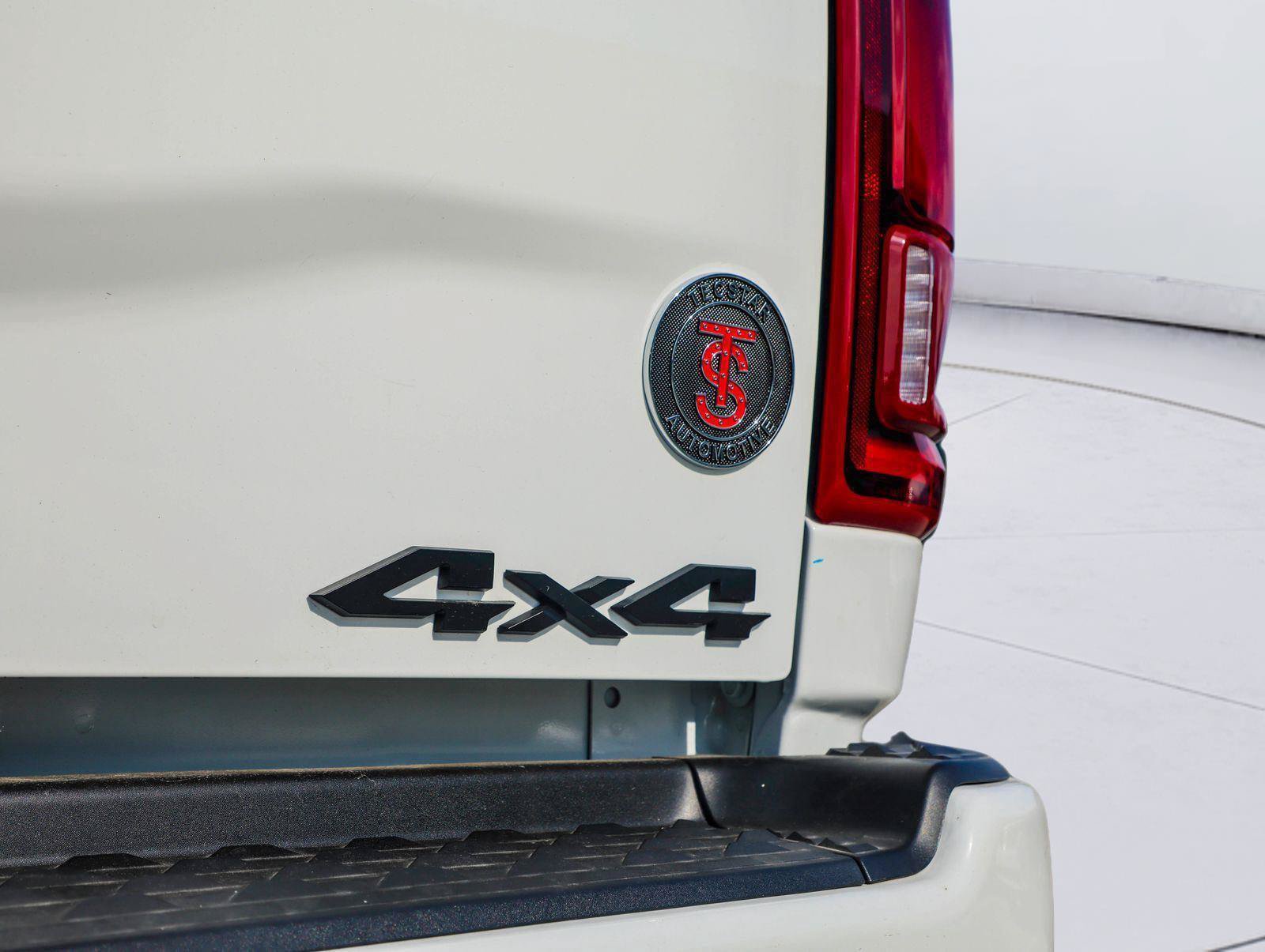 New 2026 RAM 2500 Laramie AWD/4WD image 6