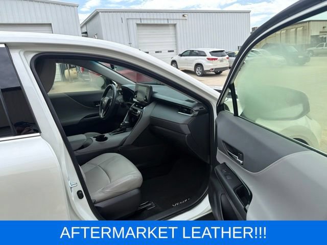 Used 2022 Toyota Venza LE AWD/4WD image 25