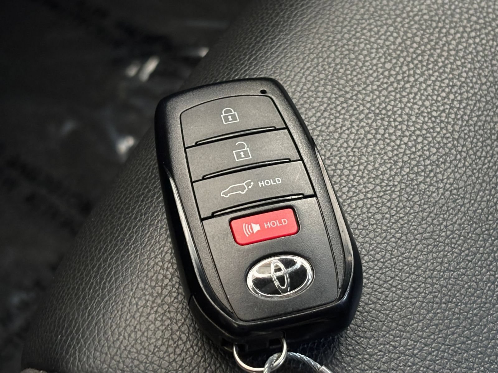 Used 2024 Toyota Highlander XSE FWD image 21