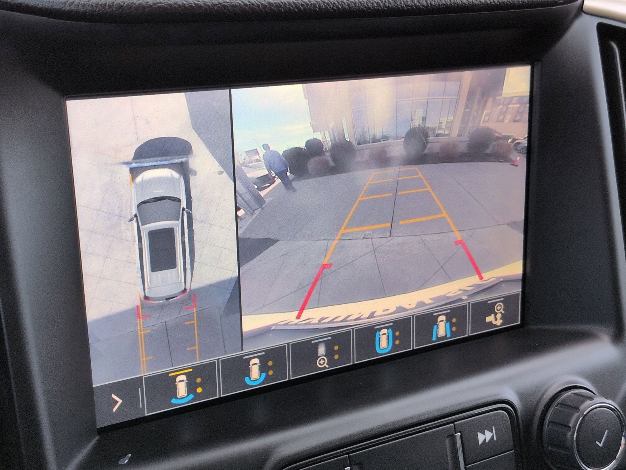 Used 2020 GMC Terrain Denali w/ Denali Premium Package AWD/4WD image 25