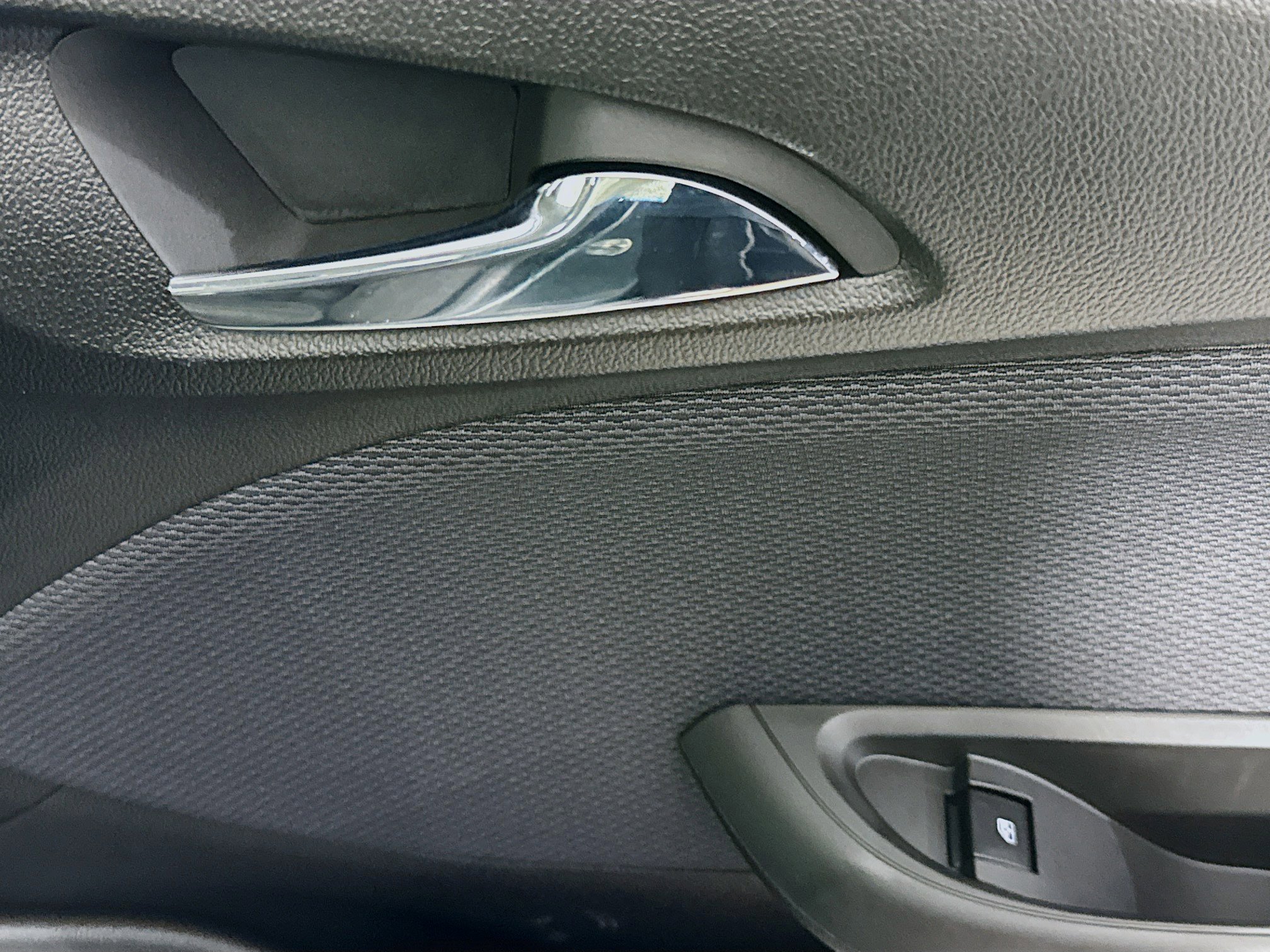 Used 2017 Chevrolet Cruze LT w/ Convenience Package image 30