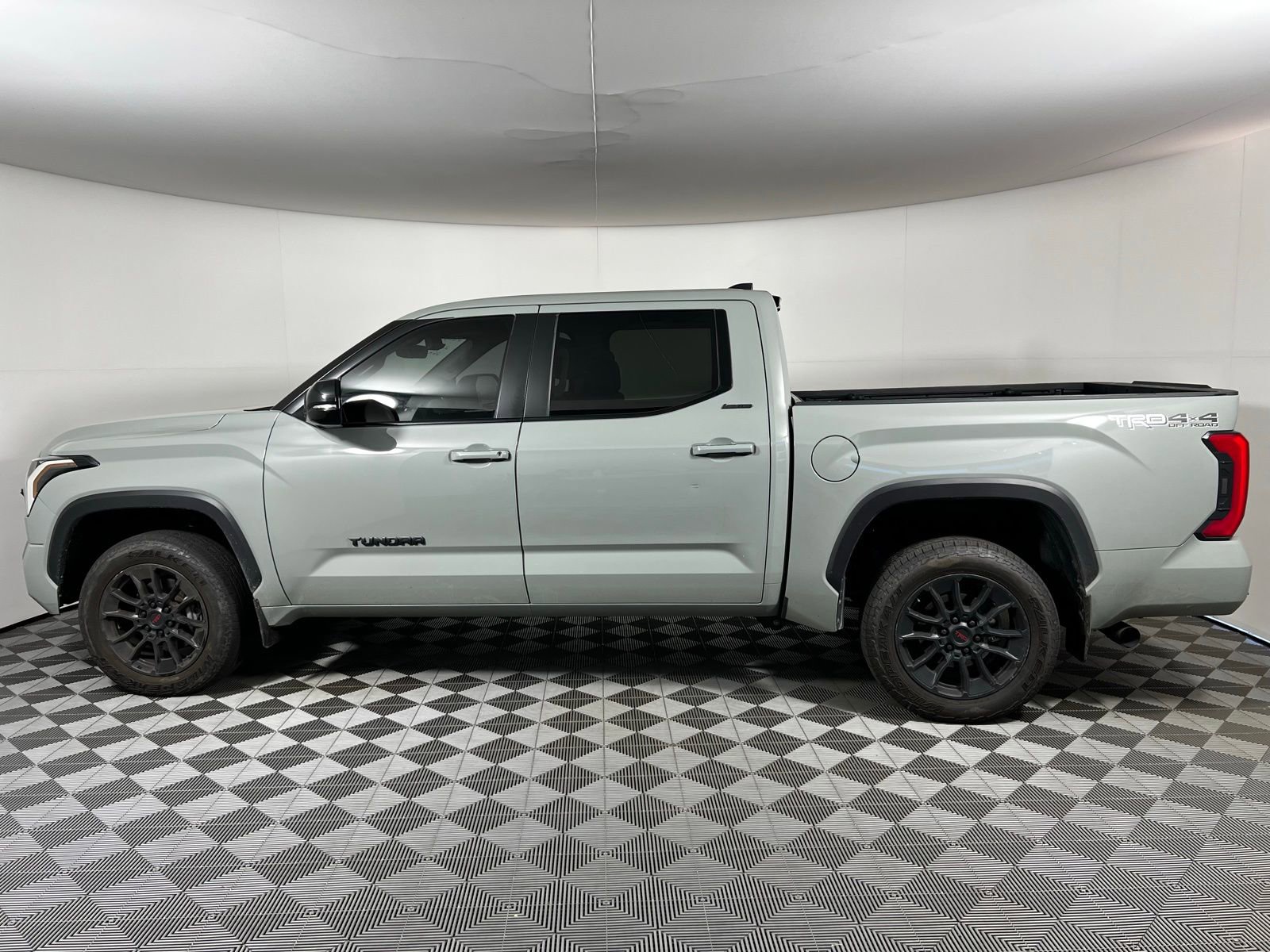 Used 2024 Toyota Tundra Limited w/ TRD Off-Road Package image 8