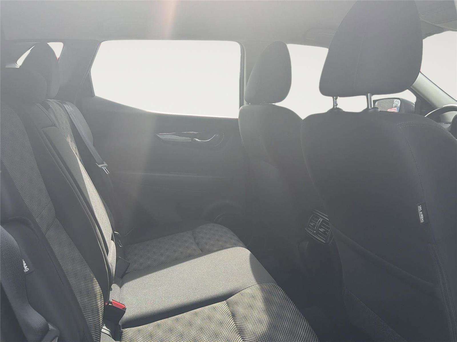 Used 2022 Nissan Rogue Sport SV image 32