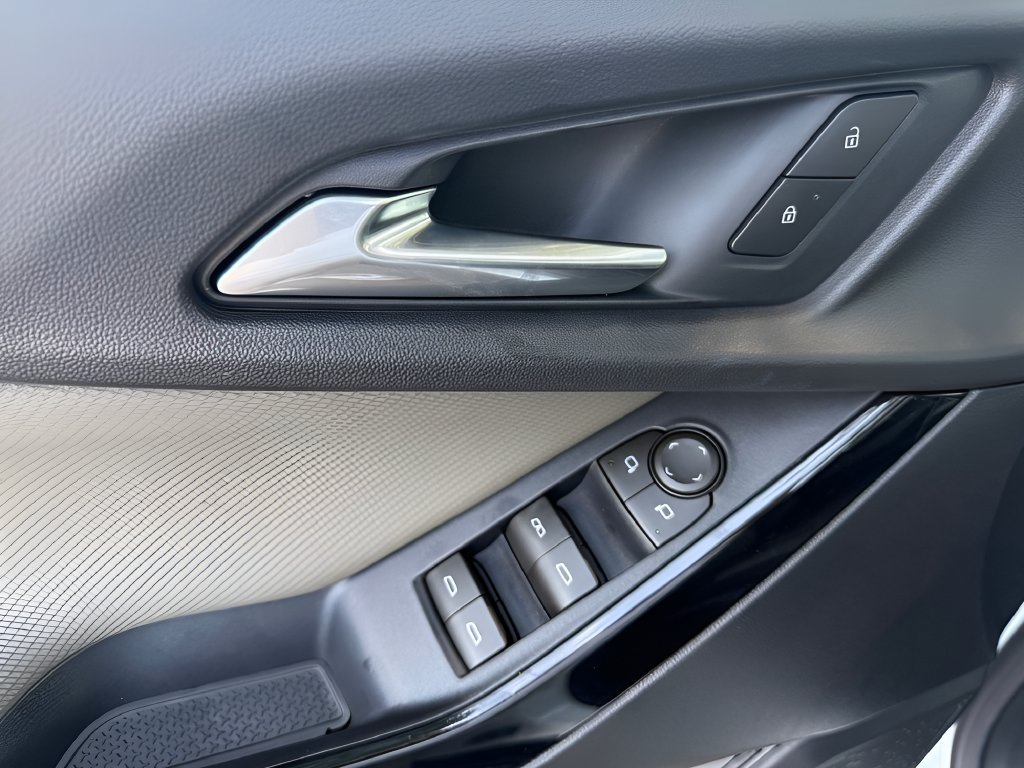 New 2027 Chevrolet Equinox LT FWD image 10