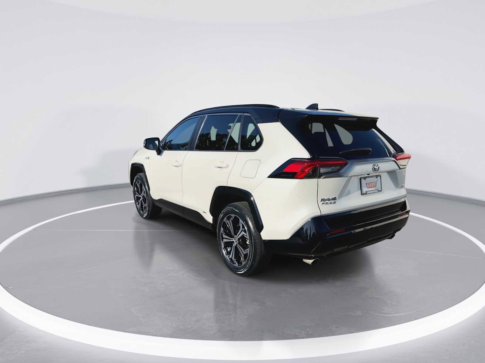 Used 2022 Toyota RAV4 XSE w/ Weather Package AWD/4WD image 6