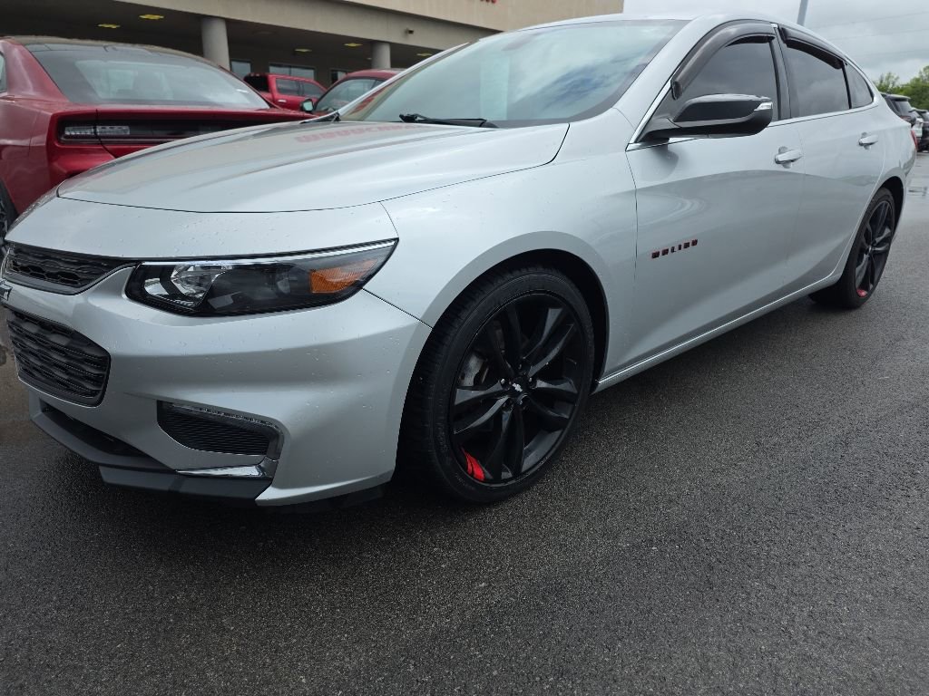 Used 2018 Chevrolet Malibu LT w/ Leather Package FWD image 1
