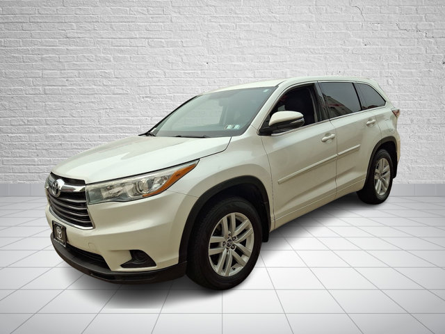 Used 2016 Toyota Highlander LE w/ Protection Package #3 AWD/4WD image 3