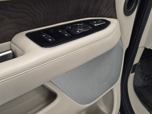 Used 2021 Lincoln Navigator Reserve w/ Luxury Package AWD/4WD image 21