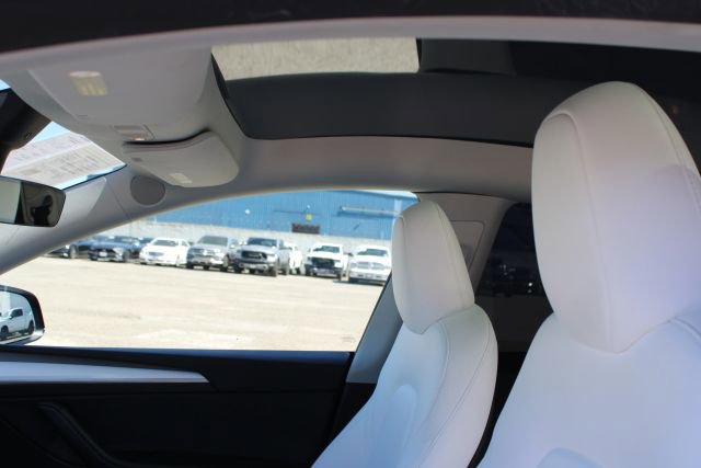 Used 2024 Tesla Model Y Long Range AWD/4WD image 23