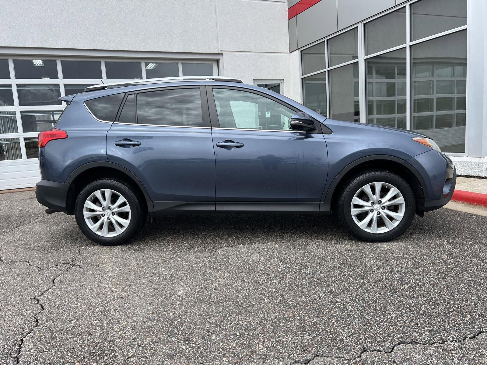 Used 2014 Toyota RAV4 Limited w/ Technology Package AWD/4WD image 26