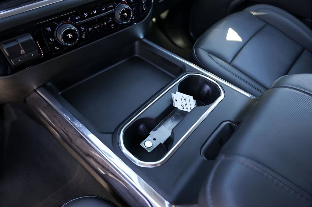 Used 2025 Chevrolet Silverado 2500 LTZ w/ LTZ Convenience Package image 18