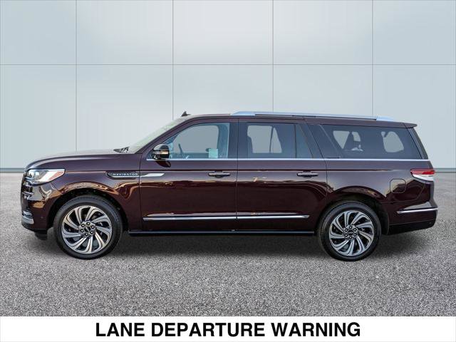 Used 2024 Lincoln Navigator L Reserve image 4