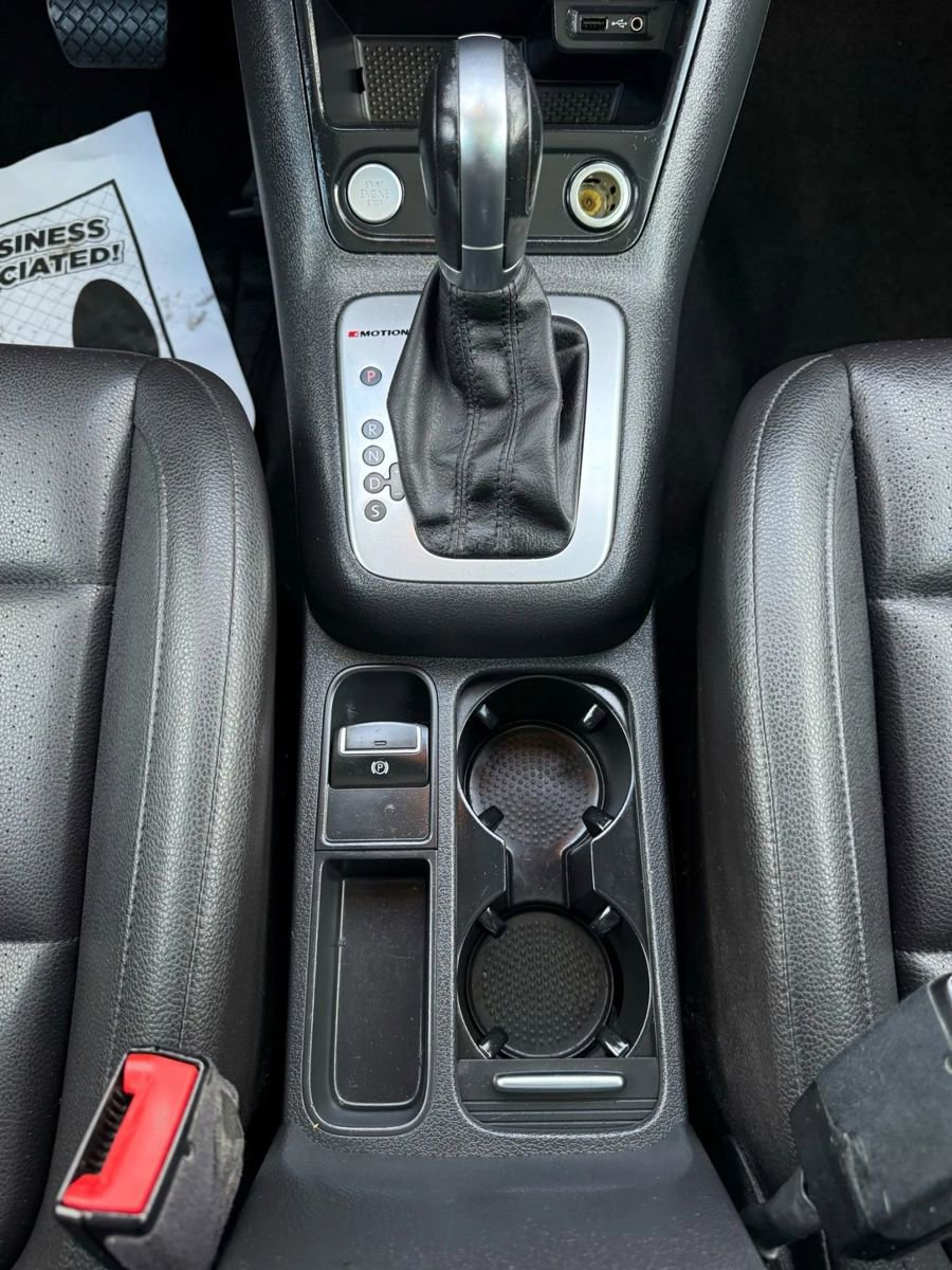 Used 2016 Volkswagen Tiguan SE image 28