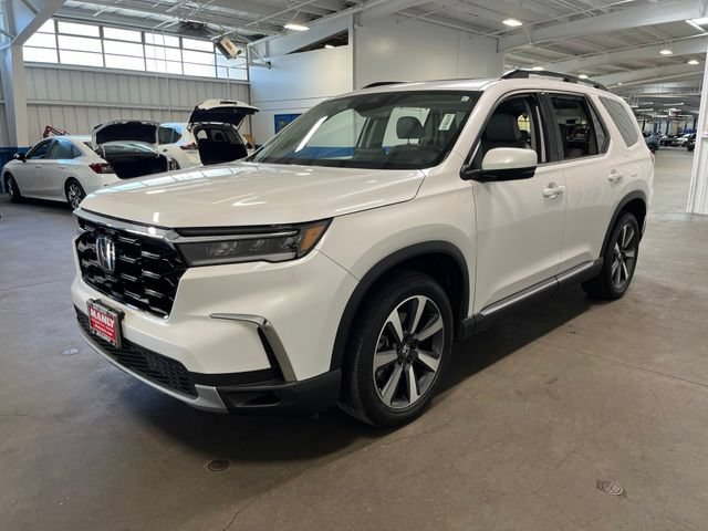 Used 2024 Honda Pilot Touring image 7